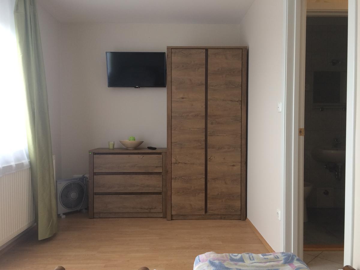 Szaloky Apartmanhaz Денешдиаш Экстерьер фото