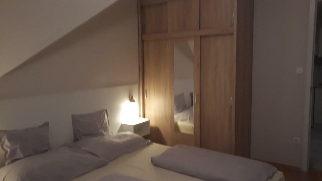 Szaloky Apartmanhaz Денешдиаш Экстерьер фото