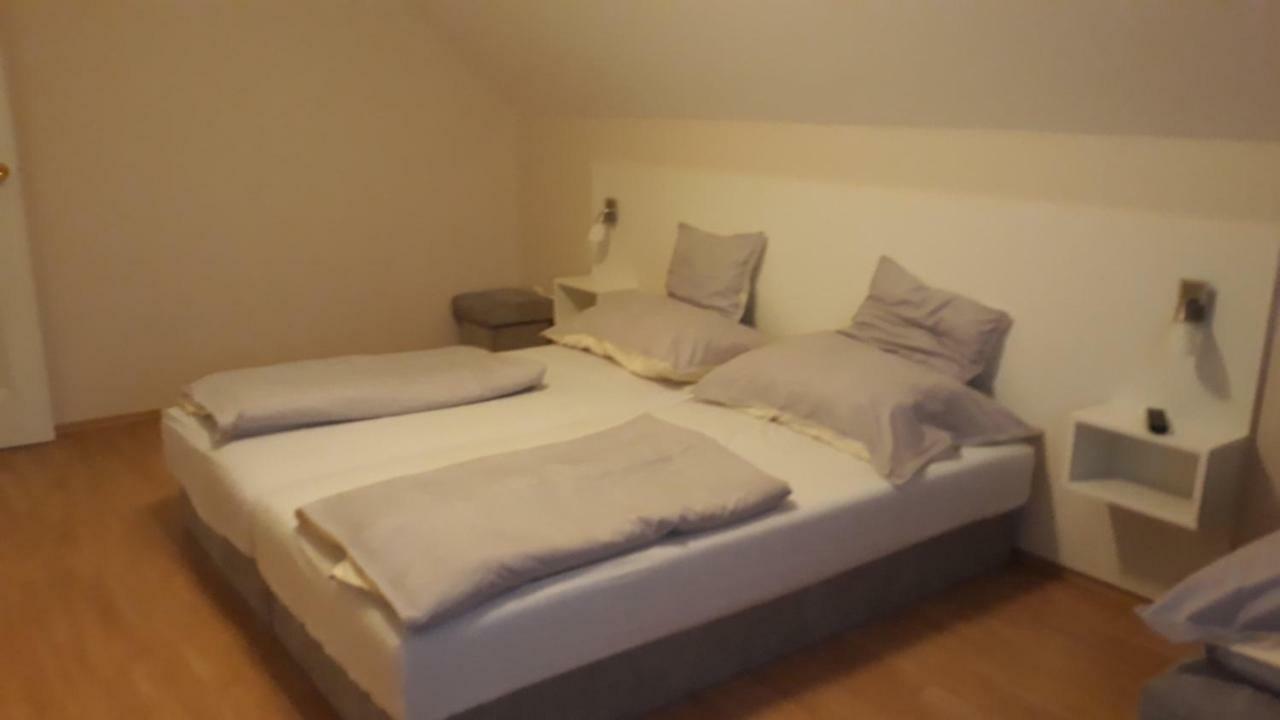 Szaloky Apartmanhaz Денешдиаш Экстерьер фото