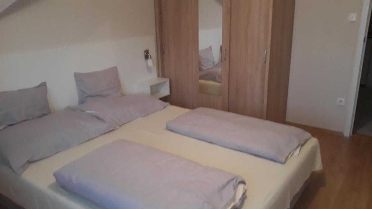 Szaloky Apartmanhaz Денешдиаш Экстерьер фото